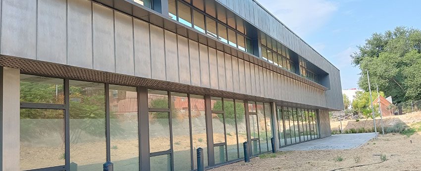 Instaladores de fachadas y cubiertas de zinc VMZINC en Madrid